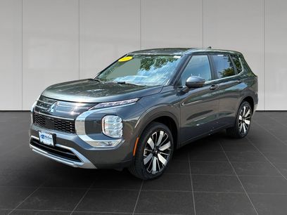 Used 2025 Mitsubishi Outlander SE
