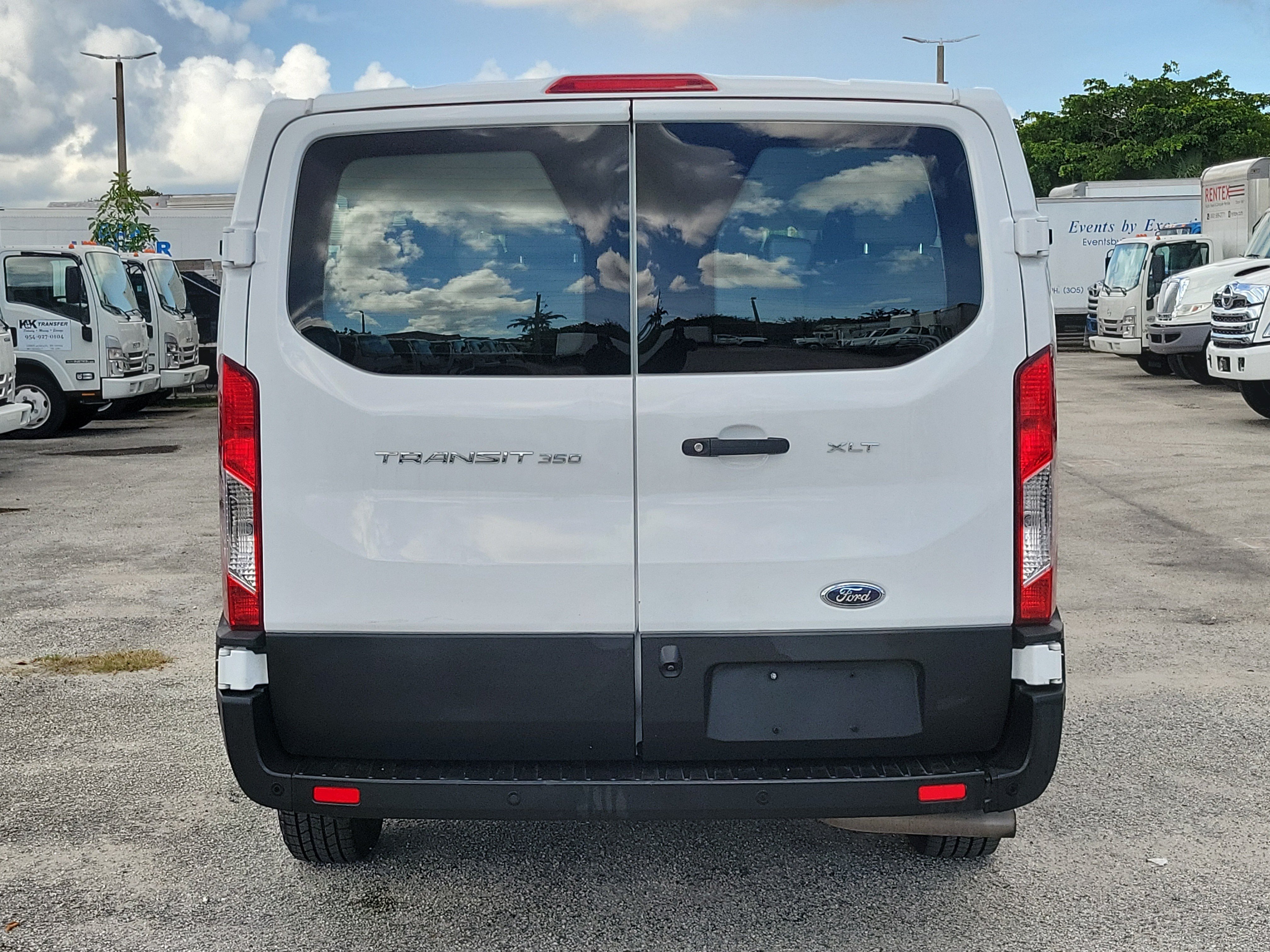 Used 2022 Ford Transit 350 XLT RWD image 4