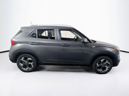 Used 2023 Hyundai Venue SEL w/ Cargo Package FWD image 4