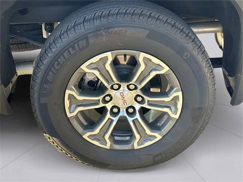 Used 2025 GMC Sierra 1500 SLT image 30