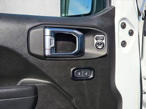Used 2025 Jeep Wrangler Unlimited Sport AWD/4WD image 11