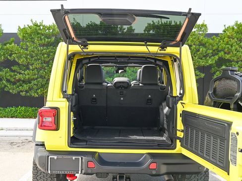 Used 2024 Jeep Wrangler Unlimited Rubicon image 10