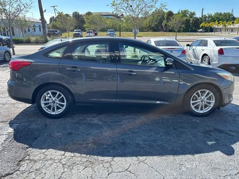 Used 2015 Ford Focus SE image 6