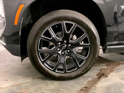 Used 2025 Chevrolet Tahoe Premier AWD/4WD image 9