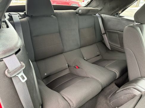 Used 2013 Ford Mustang 2dr Conv V6 image 21