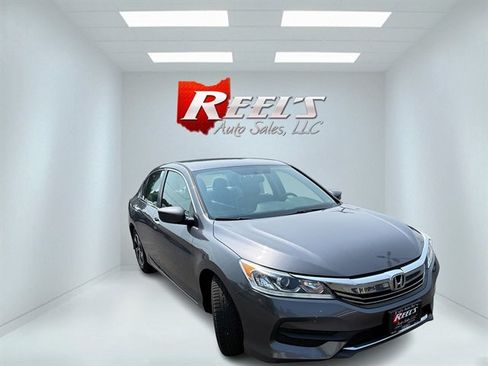 Used 2017 Honda Accord LX image 4