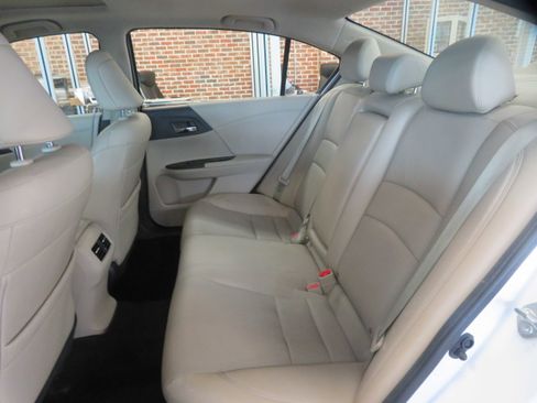 Used 2016 Honda Accord EX-L image 19