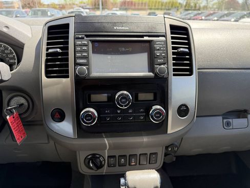 Used 2019 Nissan Frontier SL AWD/4WD image 8