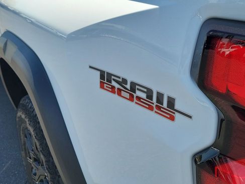 Used 2026 Chevrolet Colorado Trail Boss AWD/4WD image 24