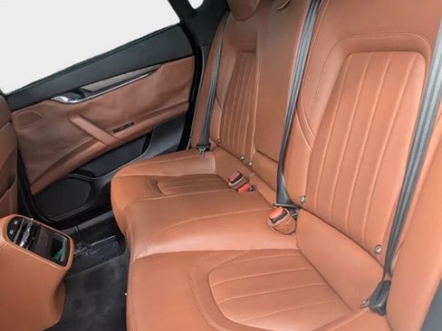 Used 2016 Maserati Quattroporte S RWD image 12