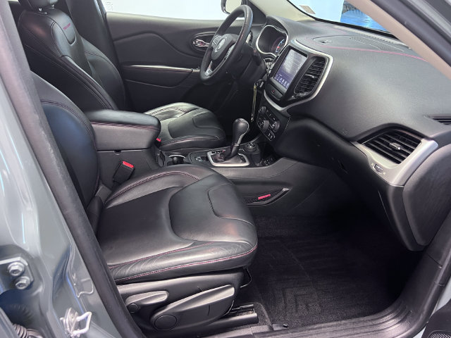 Used 2014 Jeep Cherokee Trailhawk w/ Leather Interior Group AWD/4WD image 10