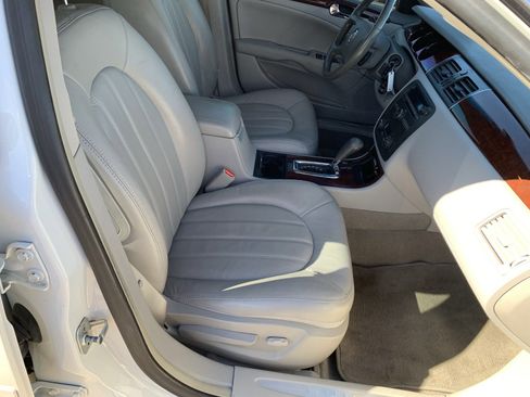 Used 2008 Buick Lucerne CXL image 25