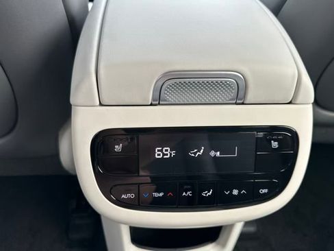 New 2026 Hyundai Ioniq 9 SEL image 15