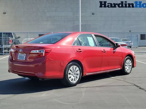 Used 2014 Toyota Camry LE FWD image 5