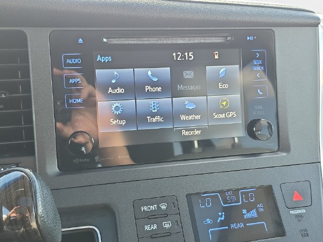 Used 2017 Toyota Sienna XLE FWD image 25