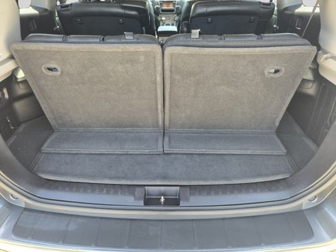 Used 2013 Toyota Highlander SE FWD image 30