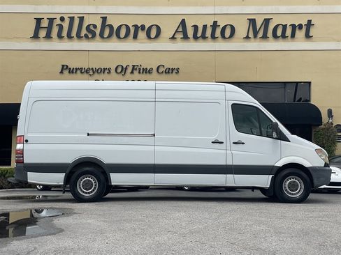 Used 2012 Mercedes-Benz Sprinter 2500 image 4
