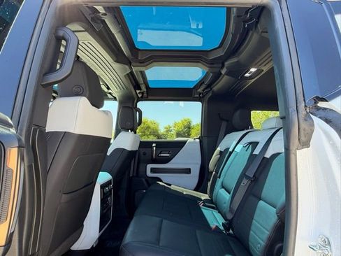 Used 2025 GMC Hummer EV 2X image 17