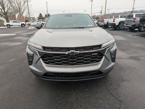 Certified 2024 Chevrolet Trax RS w/ Driver Confidence Package image 2