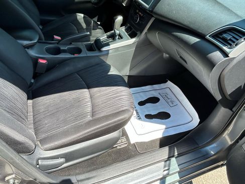 Used 2019 Nissan Sentra SV FWD image 12