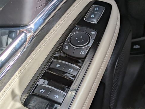 Used 2025 Lincoln Corsair Premiere image 22