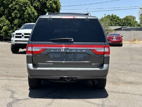 Used 2015 Lincoln Navigator 4WD image 4