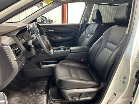 Used 2022 Nissan Rogue SV w/ SV Premium Package AWD/4WD image 13