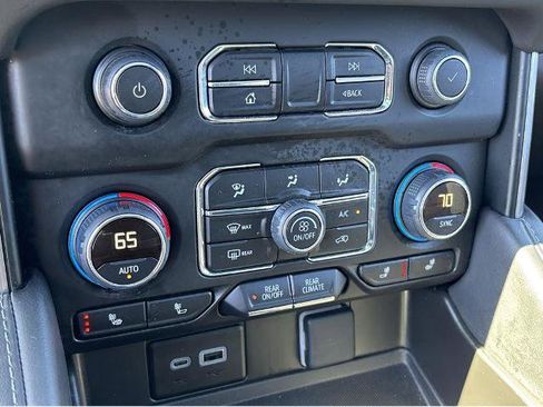 Used 2024 Chevrolet Tahoe LT w/ LT Signature Plus Package AWD/4WD image 28