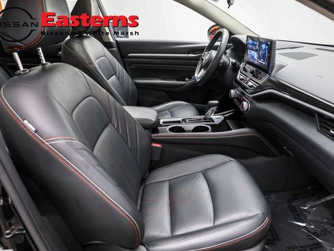 Used 2023 Nissan Altima 2.5 SR w/ SR Premium Package image 35