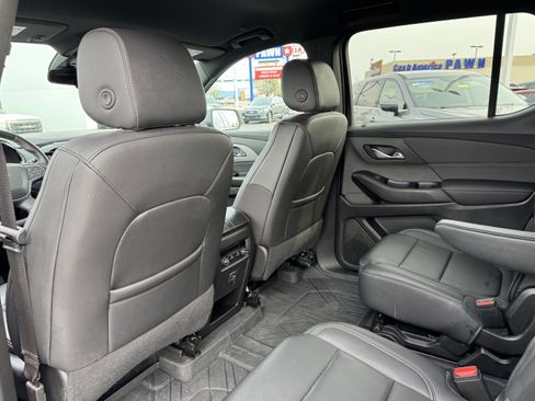 Used 2023 Chevrolet Traverse LT image 33