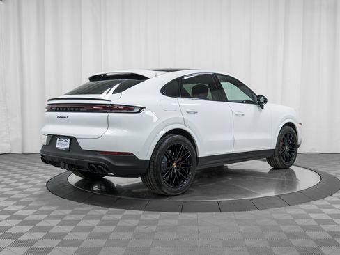 Used 2025 Porsche Cayenne S image 7