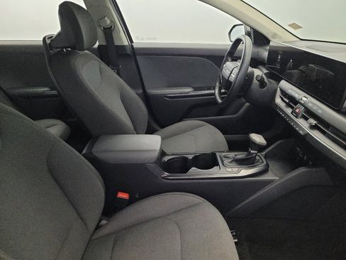 Used 2025 Kia K4 FWD image 21