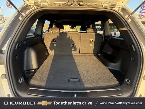 Used 2025 Jeep Grand Cherokee Laredo X RWD image 30