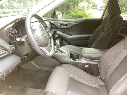 Used 2022 Subaru Outback Premium AWD/4WD image 3