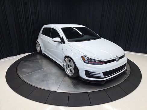 Used 2017 Volkswagen GTI S FWD image 7