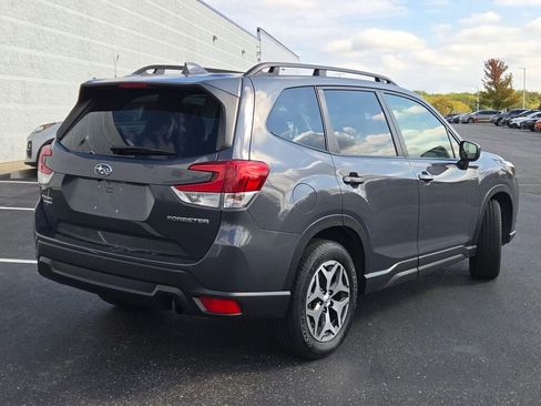 Used 2022 Subaru Forester Premium image 10