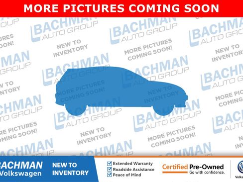 Used 2025 Volkswagen Taos SE w/ Panoramic Sunroof Package FWD image 4