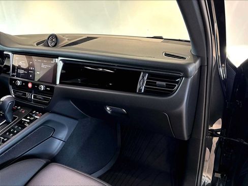 New 2026 Porsche Macan AWD/4WD image 22