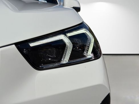 New 2026 BMW X1 xDrive28i w/ Technology Package image 9