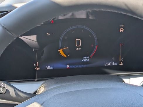 Used 2025 Chevrolet Trax LT w/ LT Convenience Package image 14