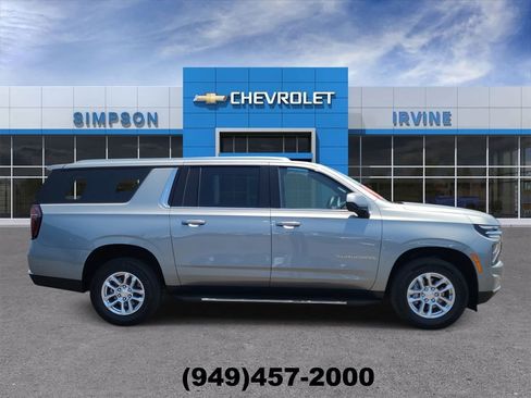 Used 2026 Chevrolet Suburban LS RWD image 9