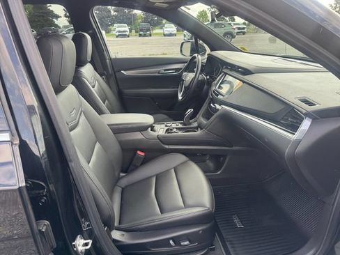 Certified 2024 Cadillac XT6 Luxury w/ LPO, Floor Liner Package AWD/4WD image 17