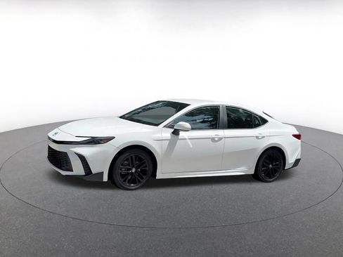 Used 2026 Toyota Camry SE FWD image 8