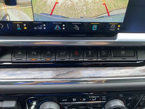 Used 2023 Chevrolet Silverado 1500 LTZ w/ Technology Package AWD/4WD image 29
