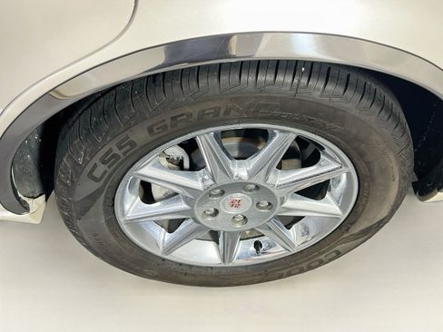 Used 2011 Cadillac DTS Luxury FWD image 30