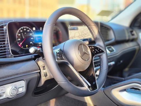 New 2026 Mercedes-Benz GLS 450 4MATIC image 19