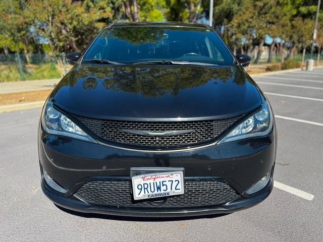Used 2018 Chrysler Pacifica Limited w/ Advanced Safetytec Group FWD image 4