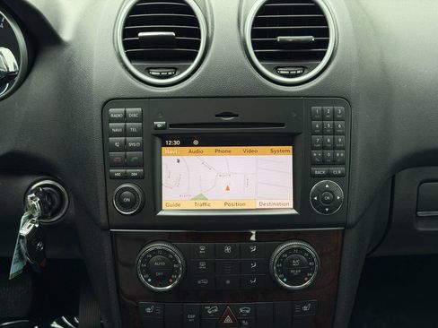Used 2010 Mercedes-Benz ML 350 4MATIC image 18