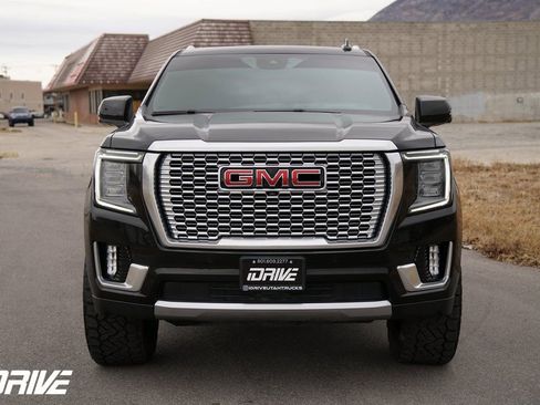 Used 2023 GMC Yukon XL Denali image 5