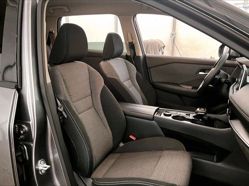 Used 2021 Nissan Rogue SV image 7